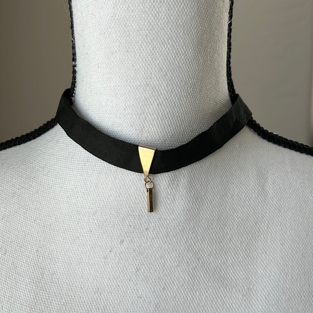 NEW Velvet Black Chocker Gold Chain Charm